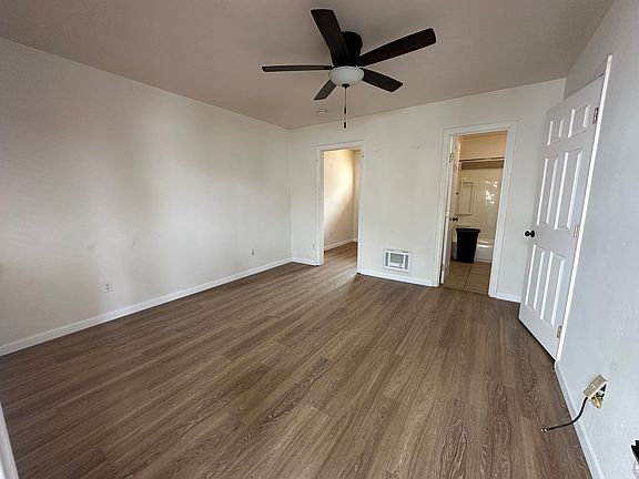 2nd image of 4730 W Point Loma Blvd #4