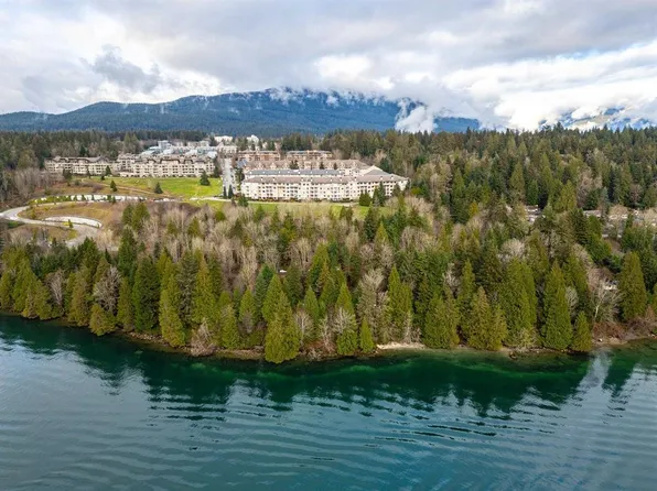 3629 Deercrest Dr #422, North Vancouver, BC V7G 2S9