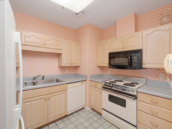 4th image of 1 Towers Park Ln APT 1709