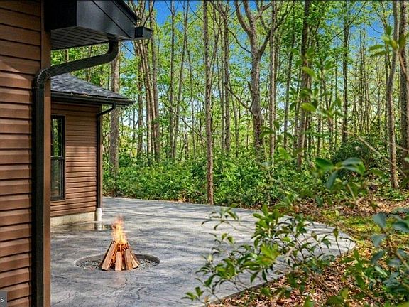 3rd image of 71 Forest Lake Dr