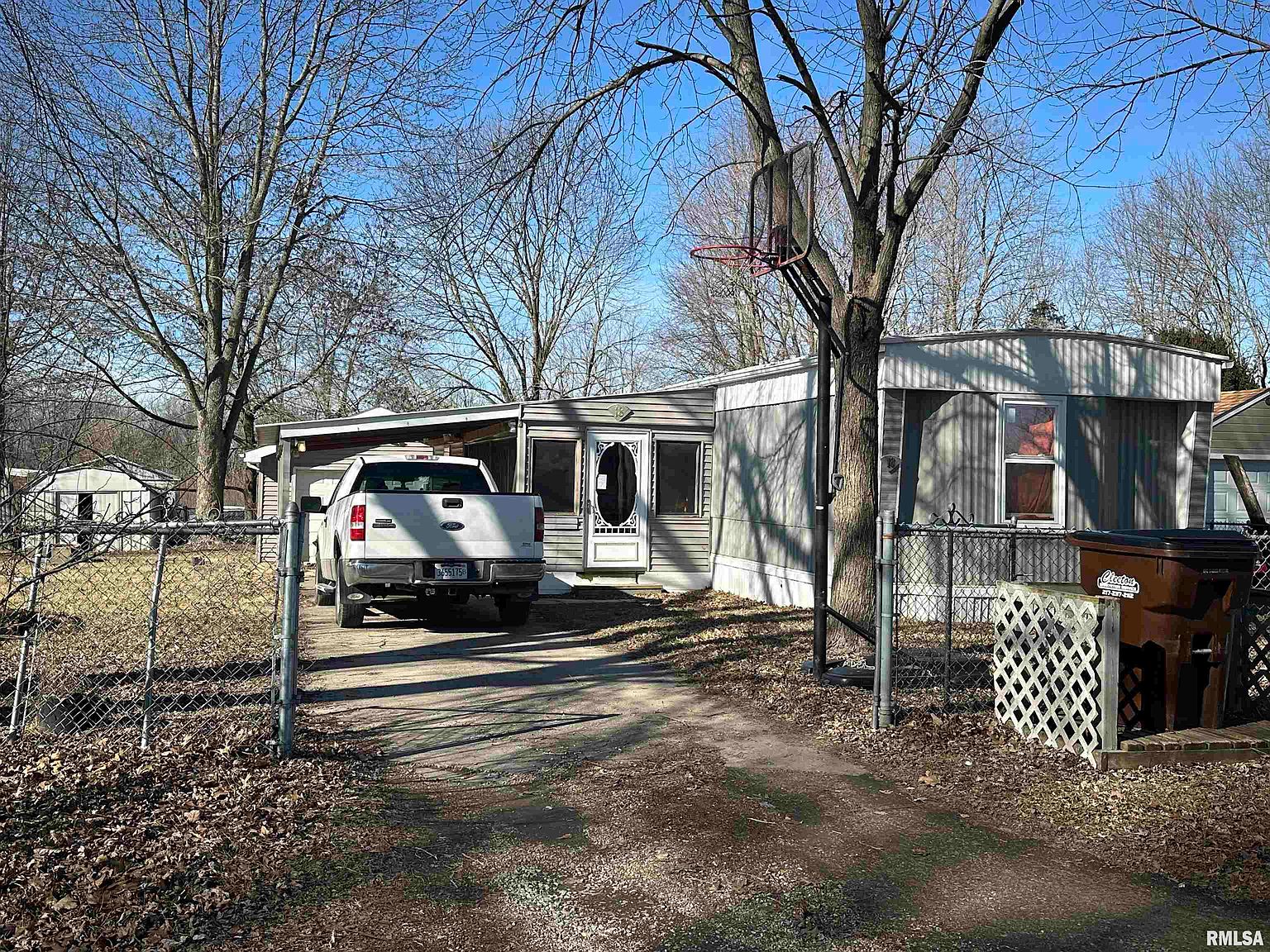 18 Tamaroa Dr, Pawnee, IL 62558 Zillow