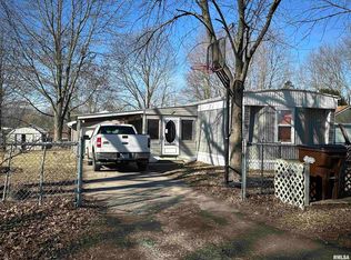 18 Tamaroa Dr, Pawnee, IL 62558