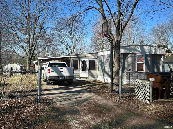 18 Tamaroa Dr, Pawnee, IL 62558