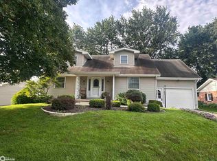 125 Maple Dr, Mediapolis, IA 52637