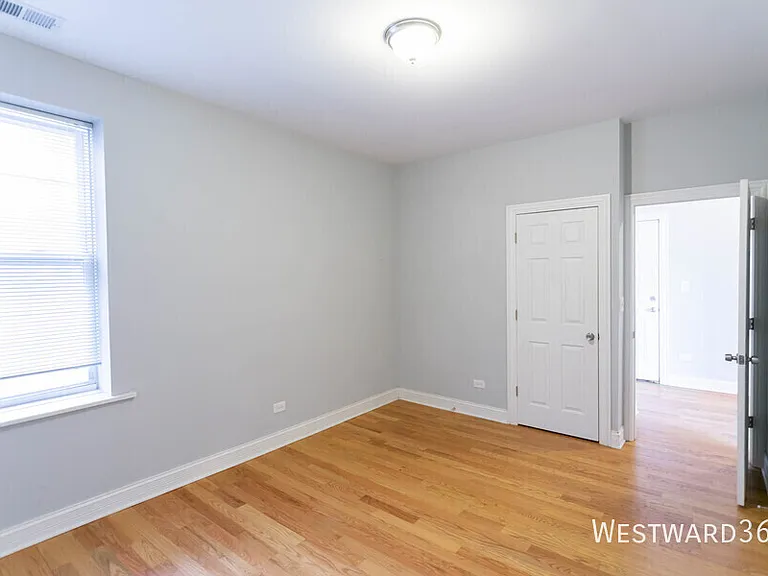 2753 N Whipple St #2 — Photo 8