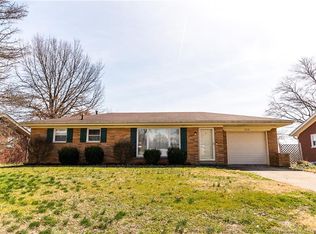 725 Carolina Ave, Sellersburg, IN 47172