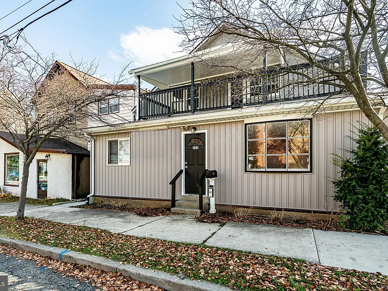 222 3rd Ave — Photo 30