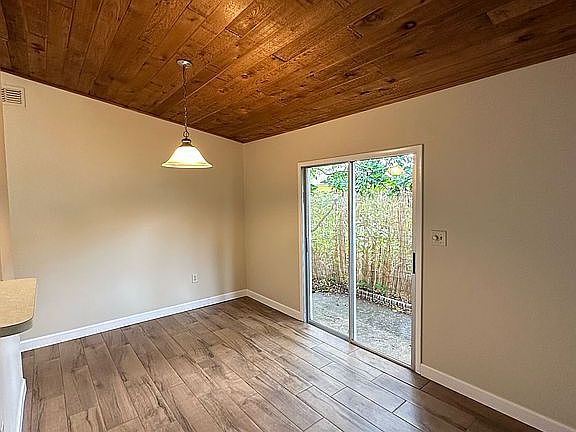 5th image of 2412 Depauw Ave