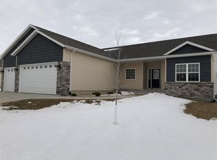 537 Raleigh Ln, Marion, IA 52302