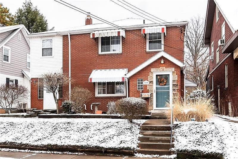 Charming Brick Colonial Minutes to Shopping, Restaurants and Geneva College