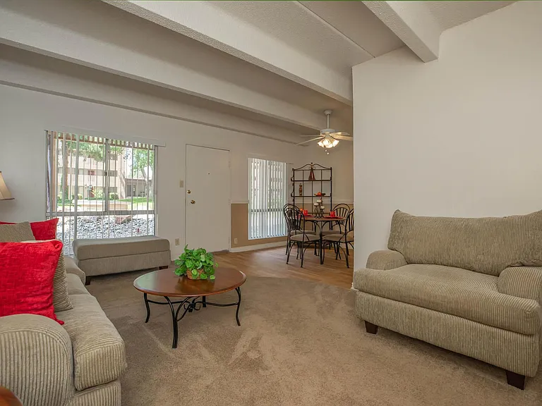 Sunset Pointe — Photo 15