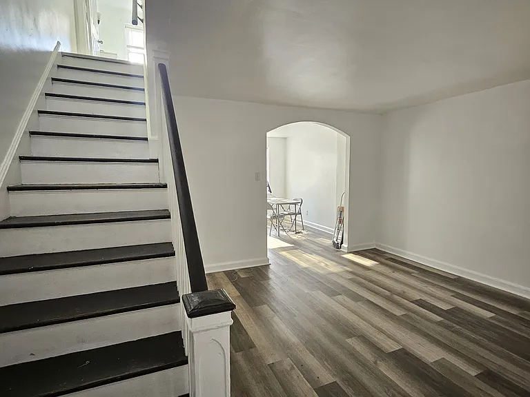 225 N Penn St — Photo 15