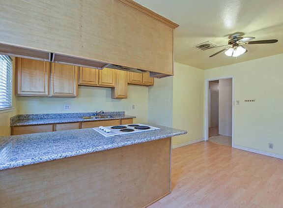 3rd image of 467 War Admiral Ave