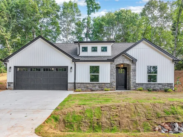 104 Bolt Rd, Townville, SC 29689