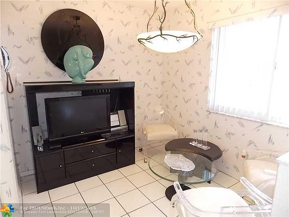 3rd image of 7464 Trent Dr