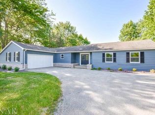 15517 E 910 North Rd, Bloomington, IL 61705