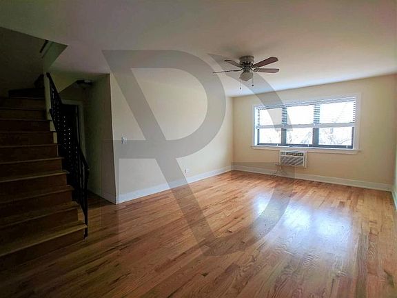 2nd image of 445 W Barry Ave APT 510