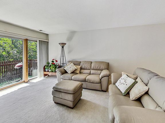 5th image of 3110 Pheasant Creek Dr APT 207