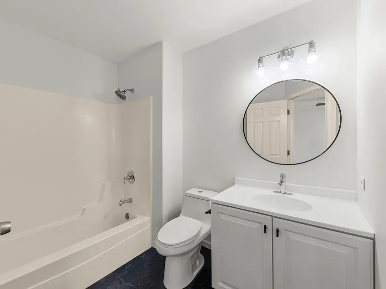 2430 Caton Crest Ct — Photo 16