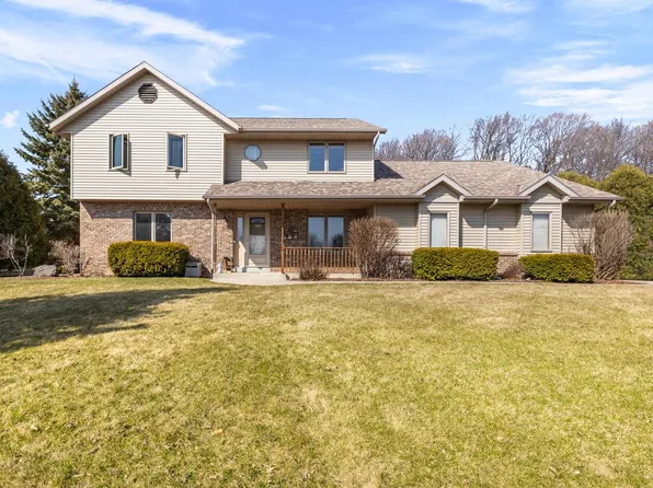 1132 Glacier PASS, Slinger, WI 53086