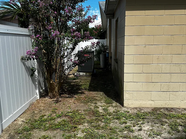 11706 Oban Ave — Photo 27