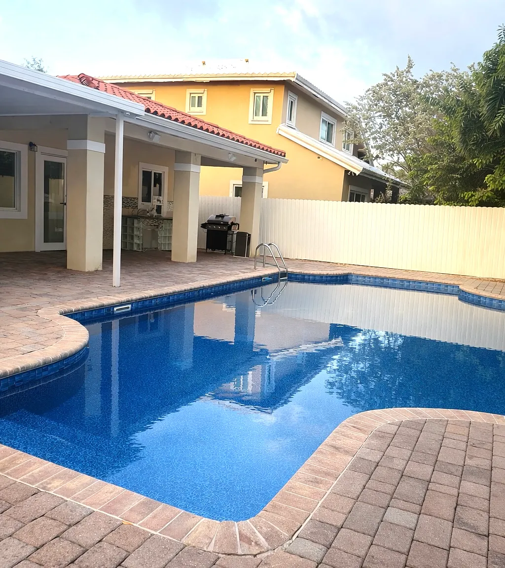 3 bed, $3,400 — Photo 1
