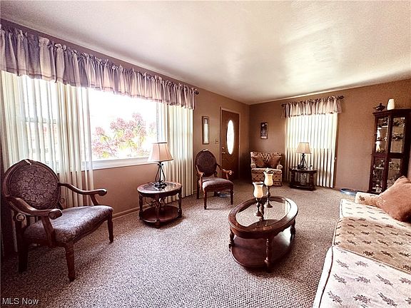 3rd image of 115 Andrea Blvd