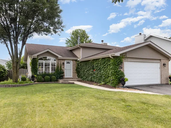 16521 W Delaware Dr, Lockport, IL 60441