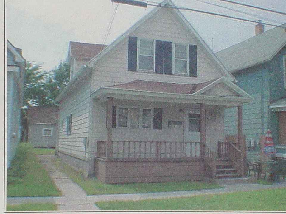 Nice front porch !