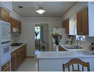 3rd image of 1241 Marquette Dr