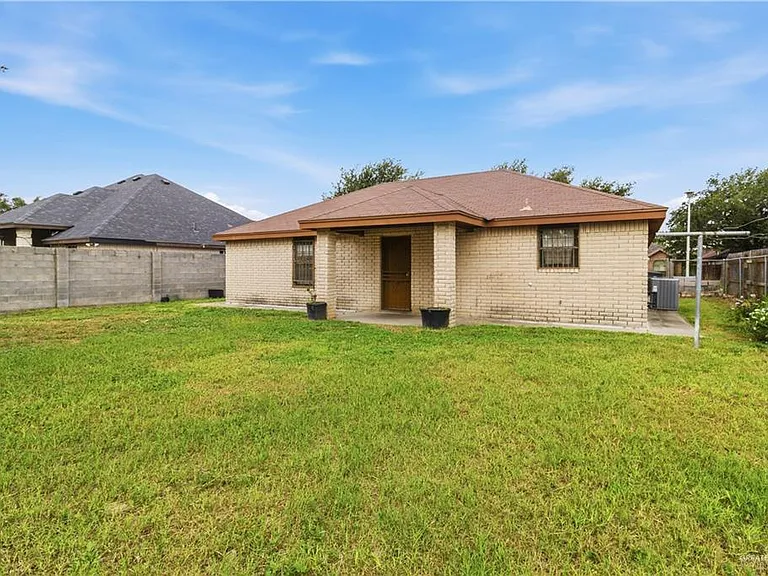 301 Jessica Jane Ave — Photo 13