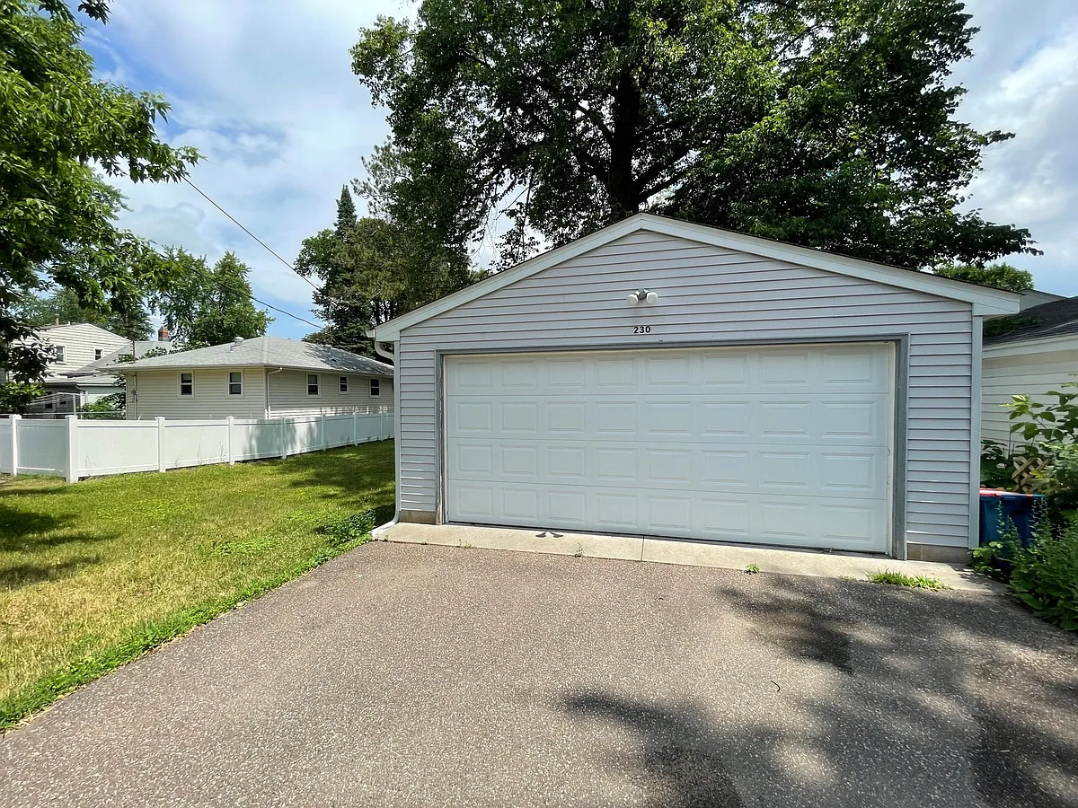 2 Car Garage - 230 9th Ave N