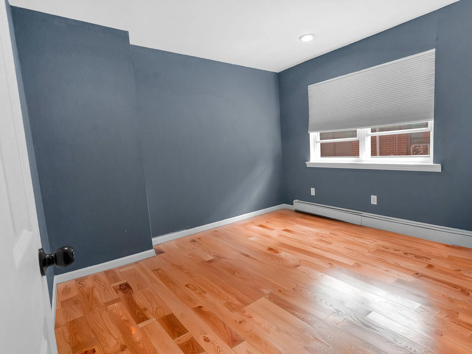 2 bed, 706 sqft, $2,300 — Photo 4