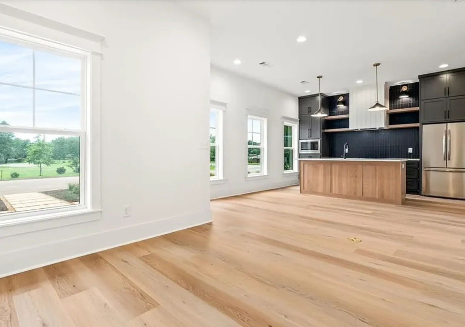 578 Pride Avenue Brand-New Luxury Student Living — Photo 3
