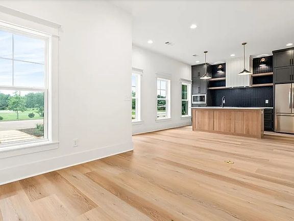 3rd image of 578 Pride Ave