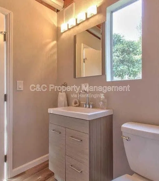 1420 Munras Ave #B — Photo 7