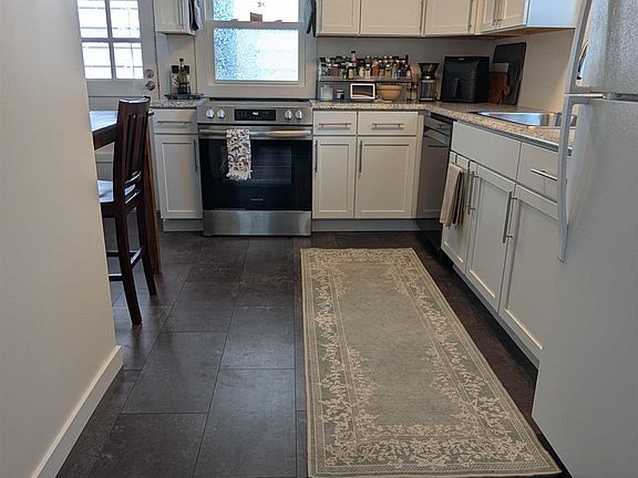 4th image of 510 Irene Ave