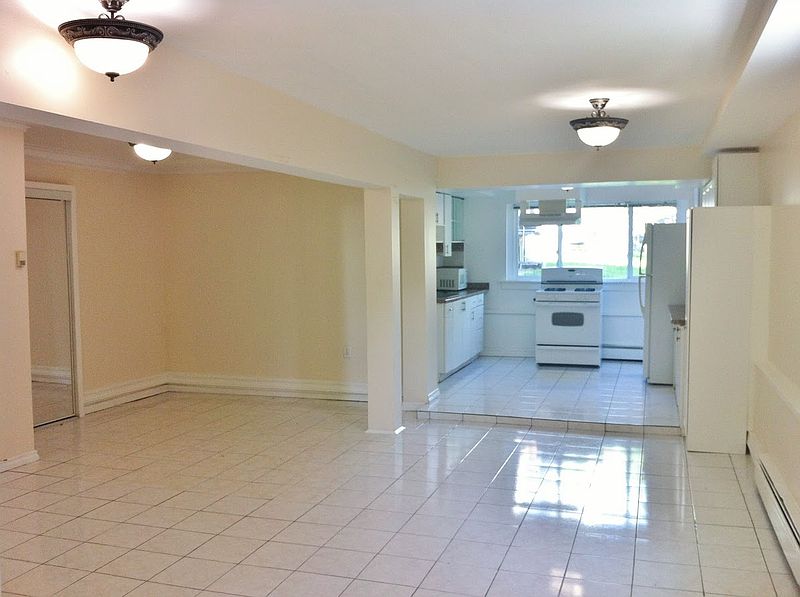 Burnaby Apartment for rent - 3 Bedrooms — photo 2