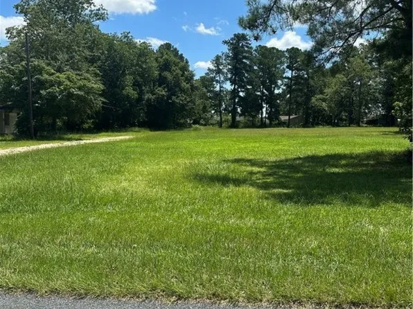 218 Pearson St, Pembroke, NC 28372