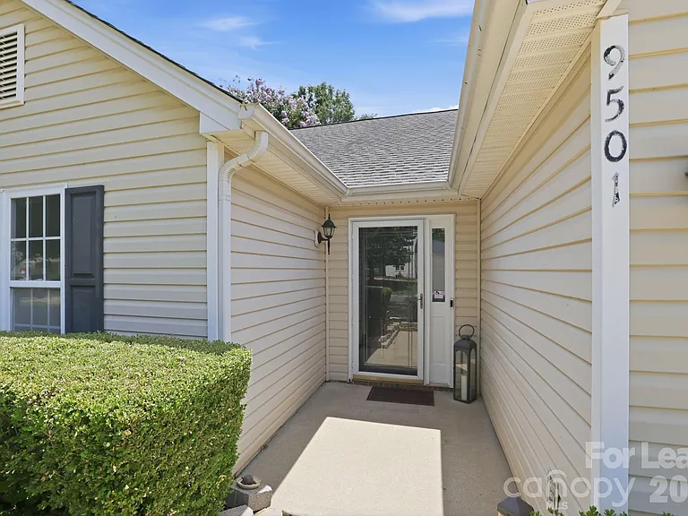 9501 Constitution Hall Dr — Photo 26