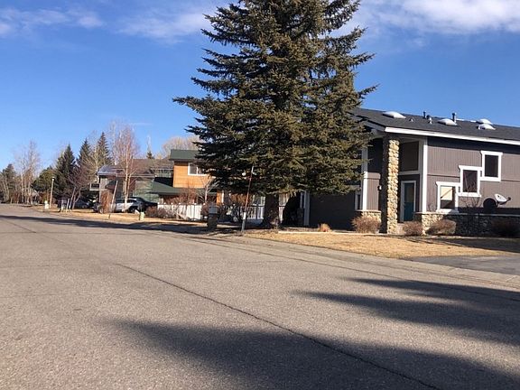 4th image of 629 Alpine Dr