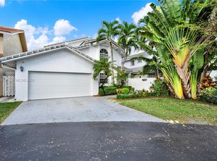 Kendall Grove Cluster Hom, Miami, FL 33176