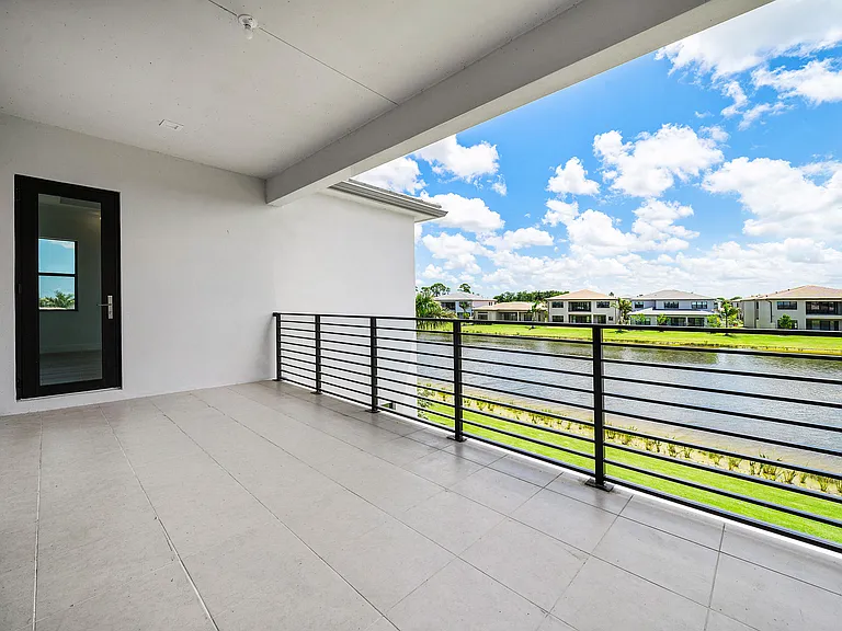 9516 Riverside Park Dr — Photo 36