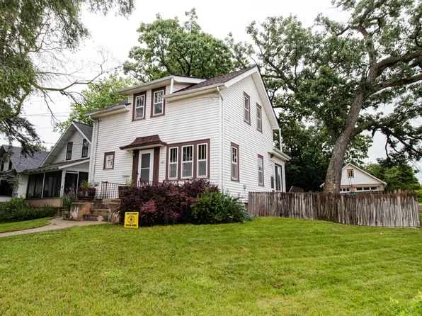 216 North Rochester STREET, Mukwonago, WI 53149