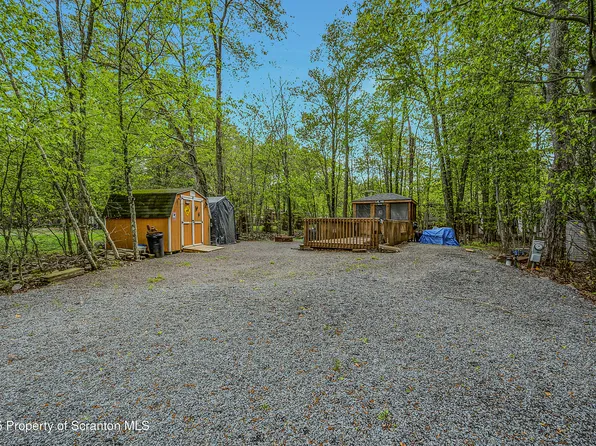 766 Hummingbird Dr, Gouldsboro, PA 18424