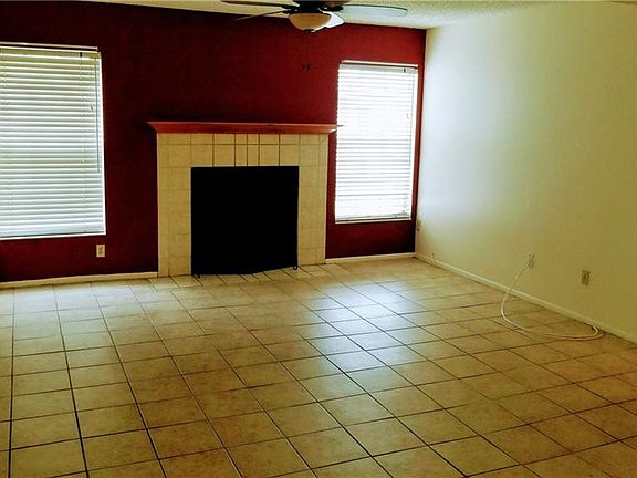 2nd image of 2971 Bonaventure Cir Unit 204B