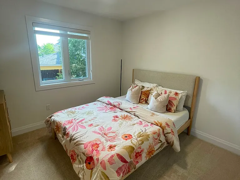 165 Tiffany St — Photo 10