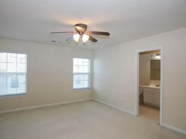 2210 Landing Walk Dr #2210 — Photo 9