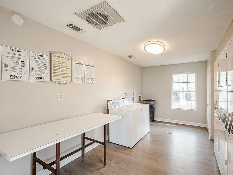 park-west-mobile-al-building-photo (10)
