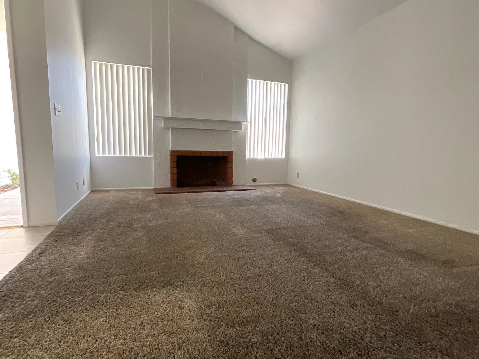 4 bed, 1404 sqft, $3,895 — Photo 3